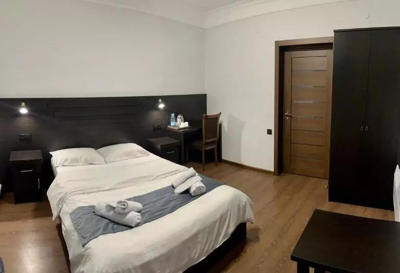 تختخواب و صبحانه Ojakh Resort