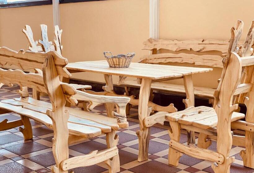 مسافرخانه Rohat