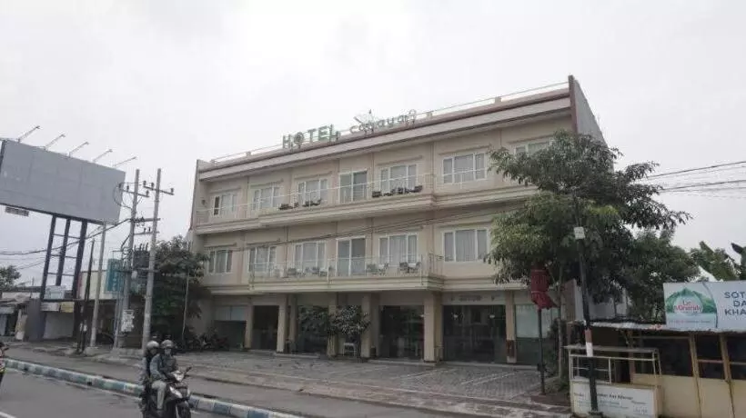 ホテル Cahaya 3 Airport Juanda Surabaya