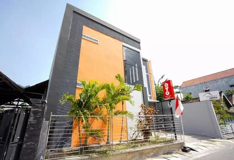 ホテル Oyo 1316 Mentari Family Residence