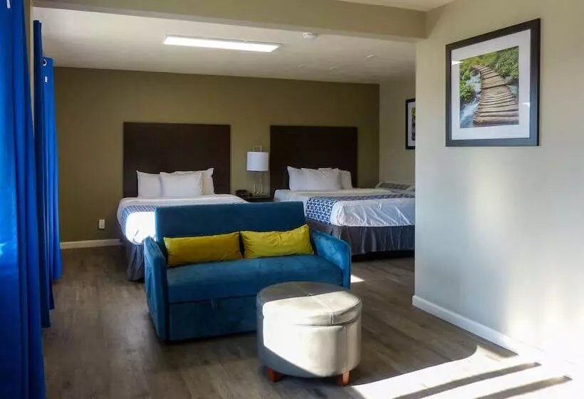 Hotelli Rodeway Inn & Suites