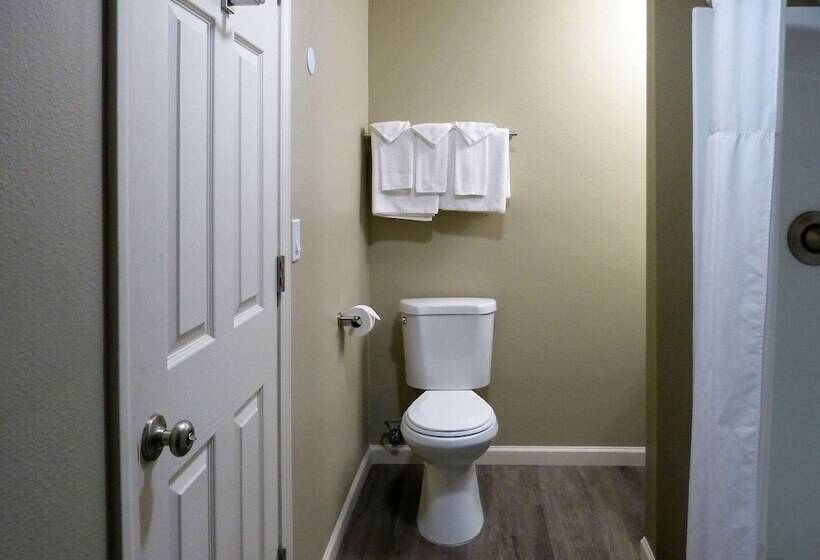 Szálloda Rodeway Inn & Suites