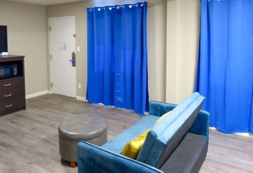 Szálloda Rodeway Inn & Suites