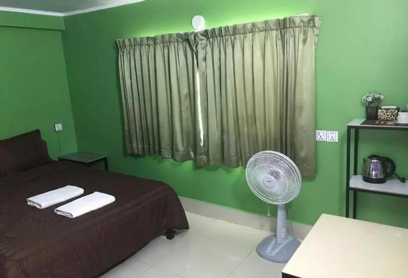 Hotelli Route 76 Guest House