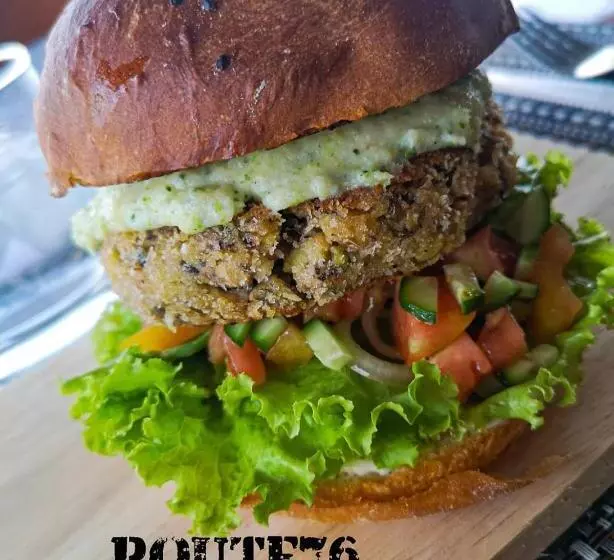 Hotelli Route 76 Guest House