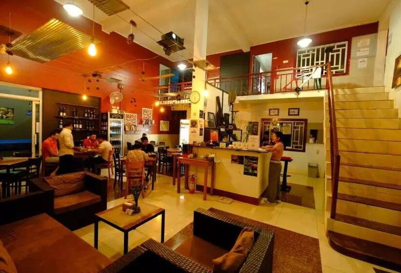 Hotelli Route 76 Guest House