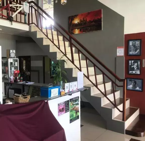 Hotelli Route 76 Guest House