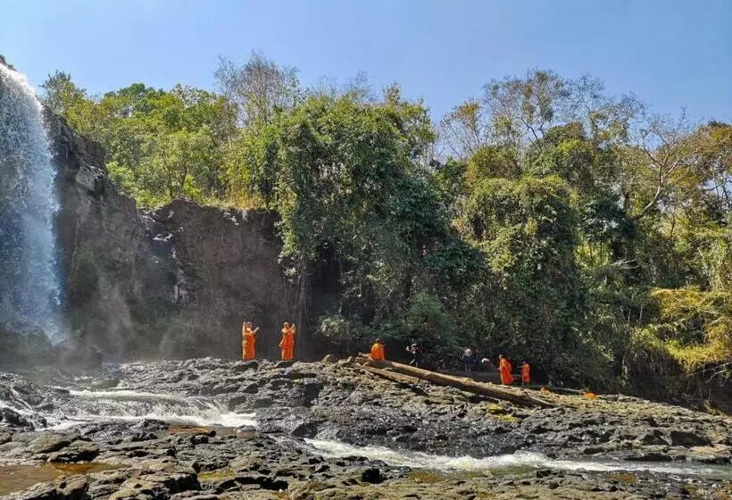 Hotelli Route 76 Guest House