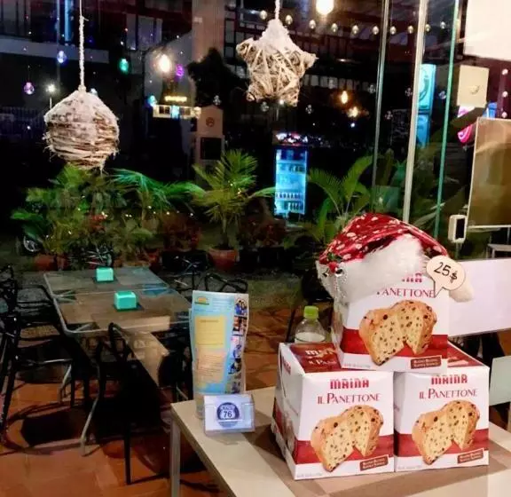 Hotelli Route 76 Guest House