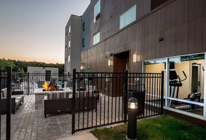 ホテル Towneplace Suites Austin South