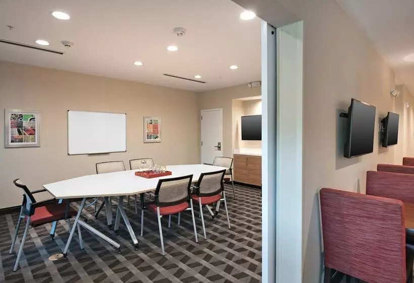 ホテル Towneplace Suites Austin South