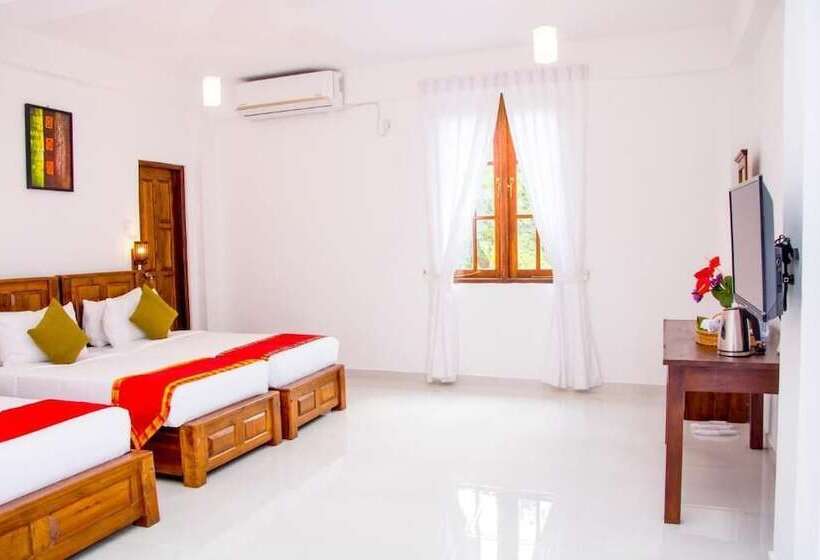 בית מלון כפרי White Camelot