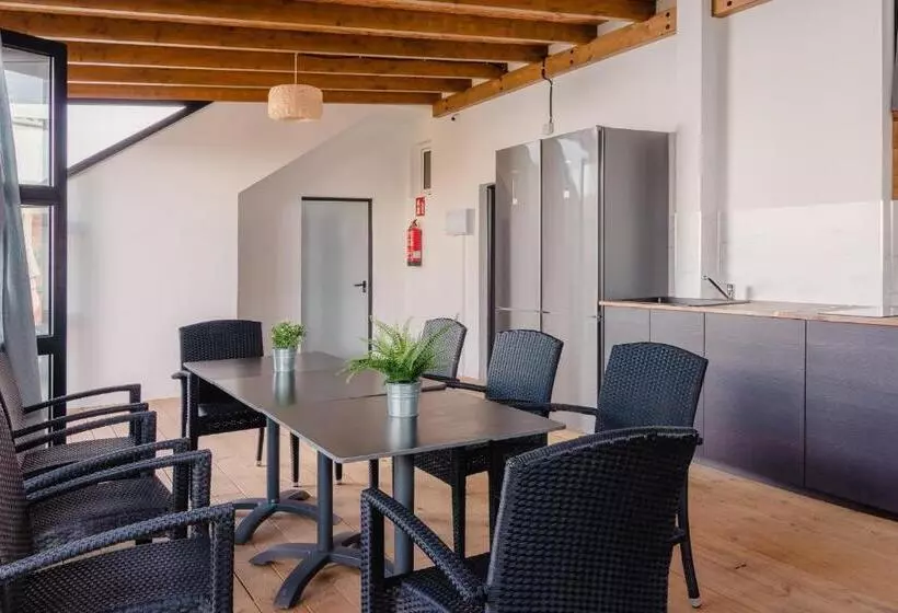 مسافرخانه Flatguest Roomtiques Private Rooms