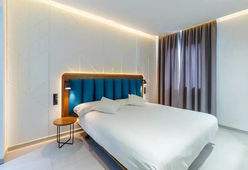 مسافرخانه Flatguest Roomtiques Private Rooms