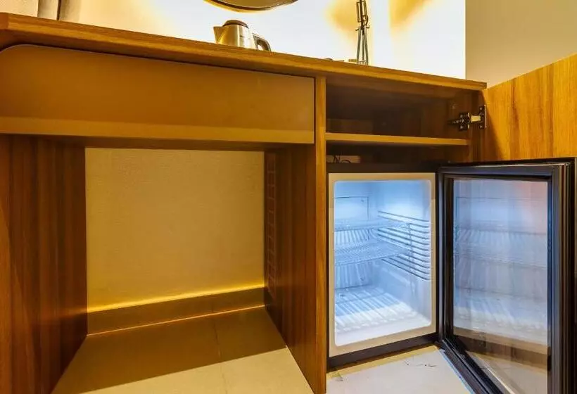 مسافرخانه Flatguest Roomtiques Private Rooms