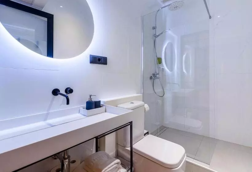 مسافرخانه Flatguest Roomtiques Private Rooms