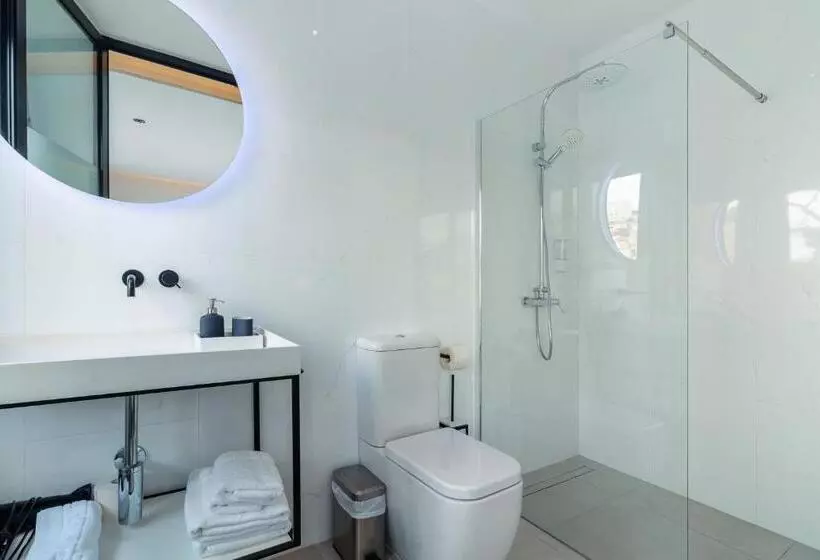 مسافرخانه Flatguest Roomtiques Private Rooms