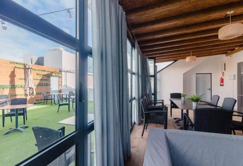 مسافرخانه Flatguest Roomtiques Private Rooms