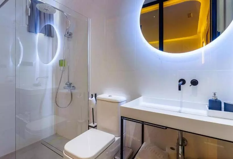 مسافرخانه Flatguest Roomtiques Private Rooms
