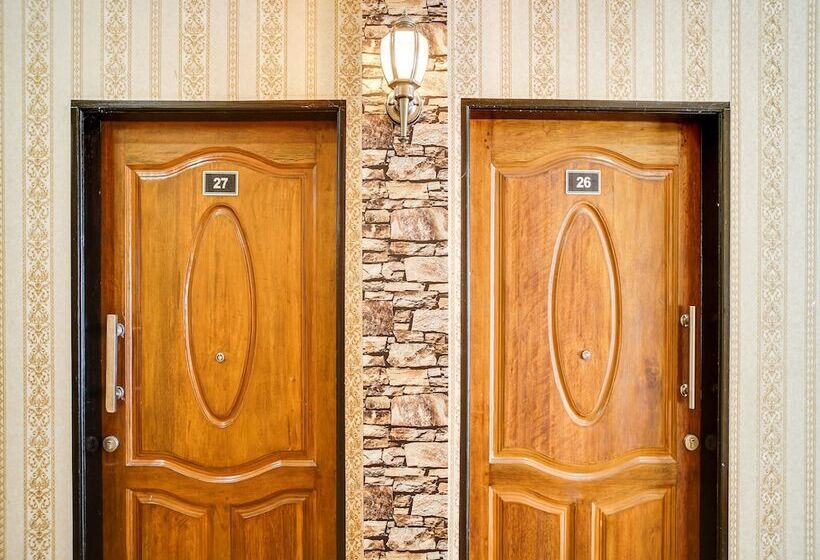 בית מלון כפרי Capital O 540 Esther