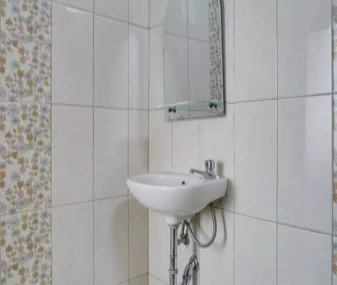 هتل Capital O 540 Esther