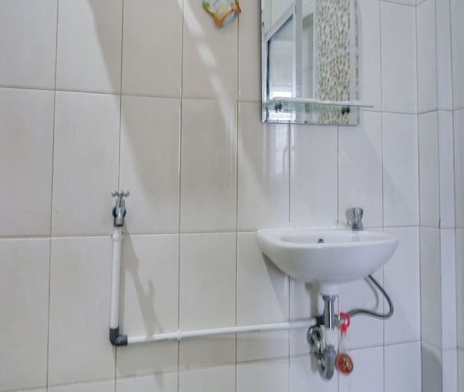 בית מלון כפרי Capital O 540 Esther