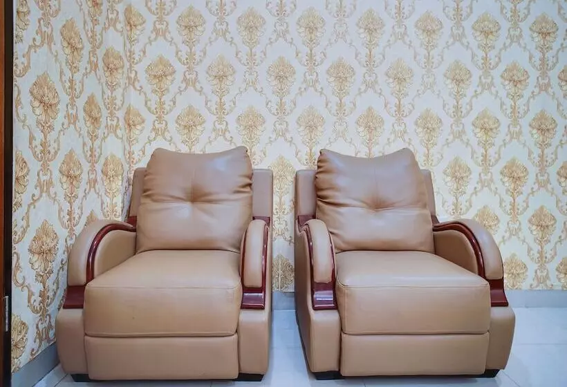 هتل Capital O 540 Esther