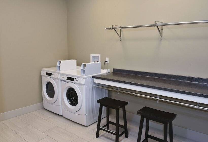 בית מלון כפרי Holiday Inn Express & Suites Madisonville, An Ihg