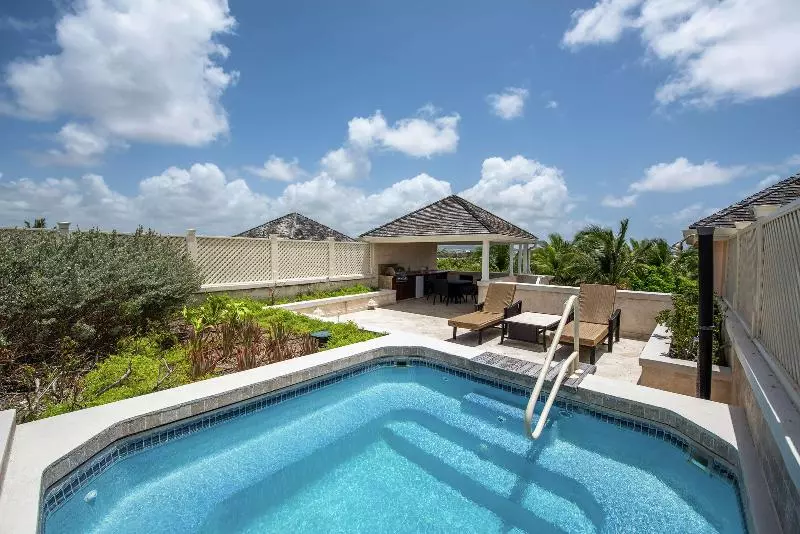 هتل The Crane Private Residences The Crane Resort