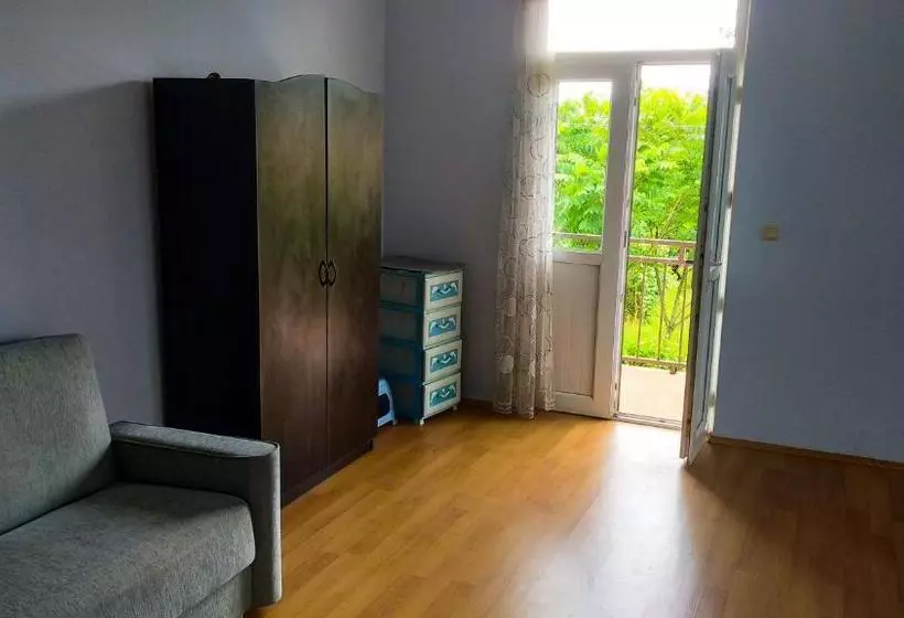 پانسیون Guesthouse Green Oasis