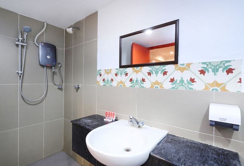 Azimuth Hotel By Oyo Rooms