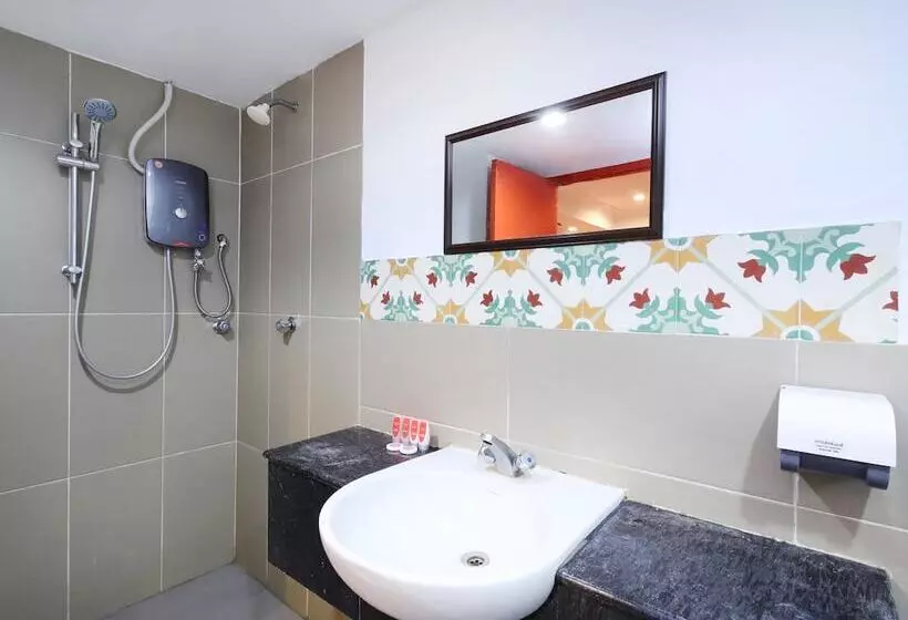 Azimuth Hotel By Oyo Rooms