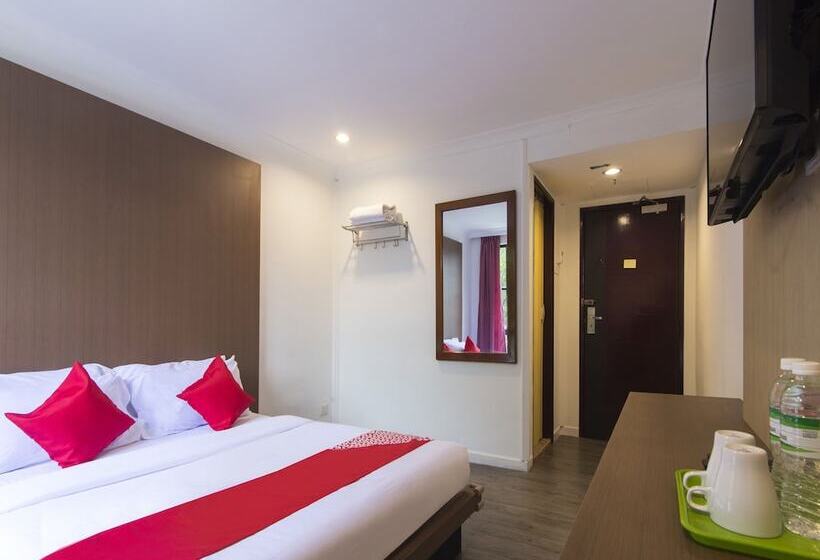 Azimuth Hotel By Oyo Rooms