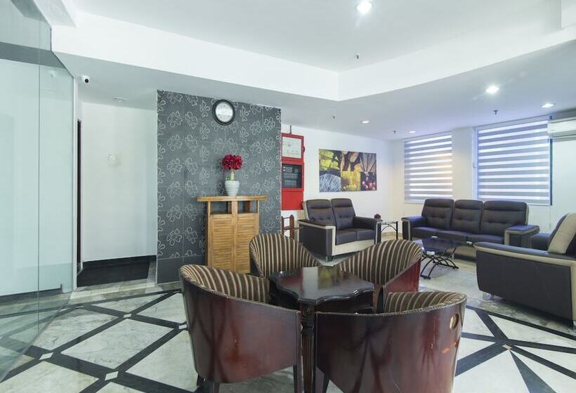 Azimuth Hotel By Oyo Rooms