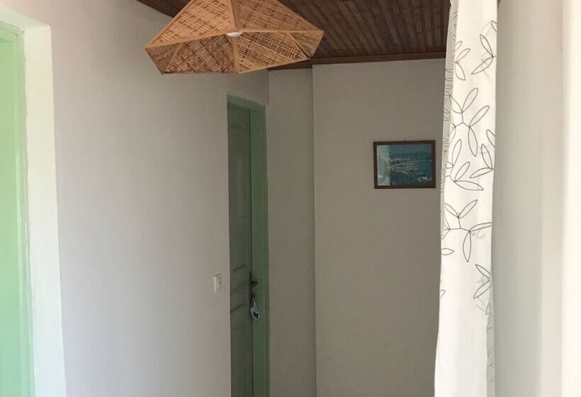 호텔 Angela   Zoi Rooms