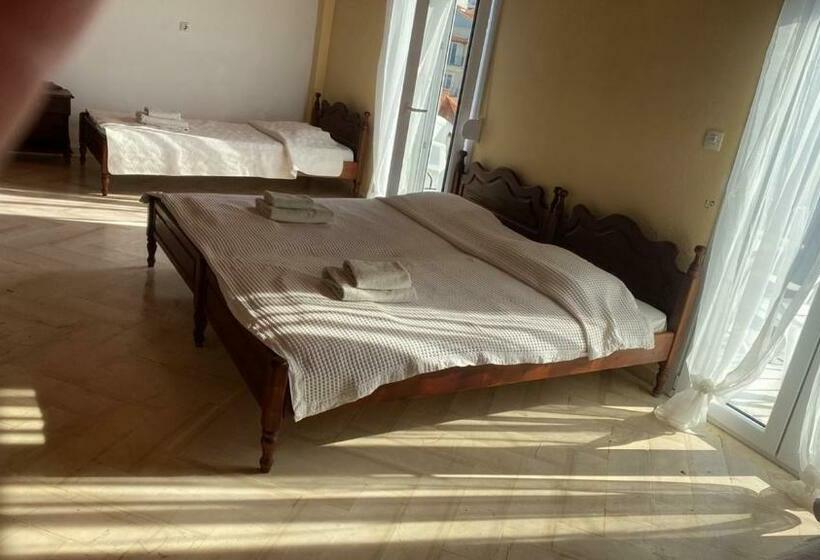 호텔 Angela   Zoi Rooms