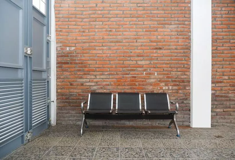ホテル Executive Residence By Oyo Rooms