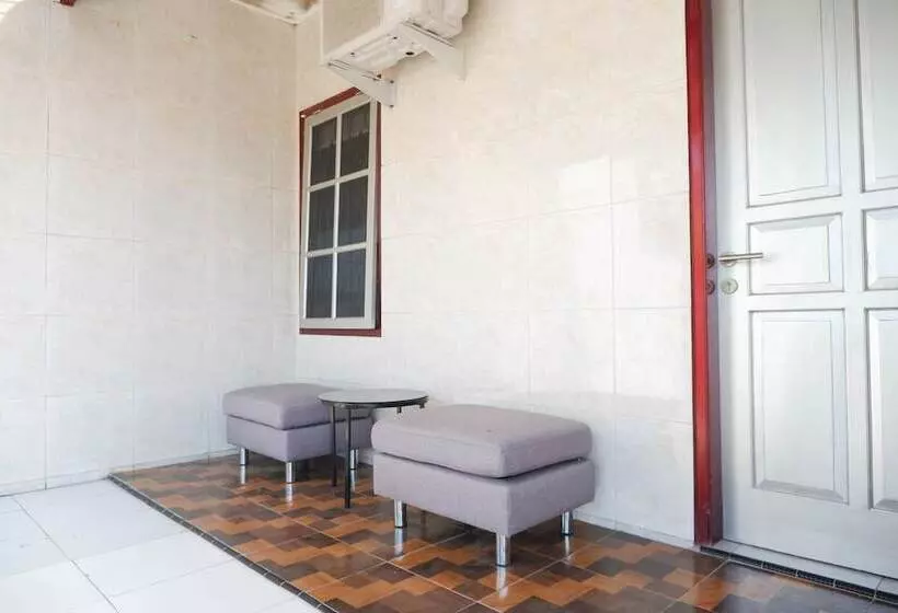 ホテル Executive Residence By Oyo Rooms