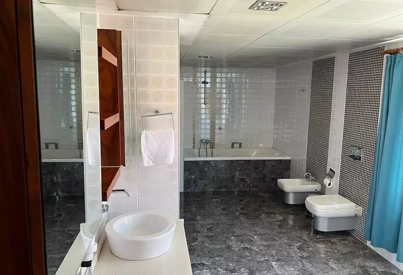 هتل Ferah Suites