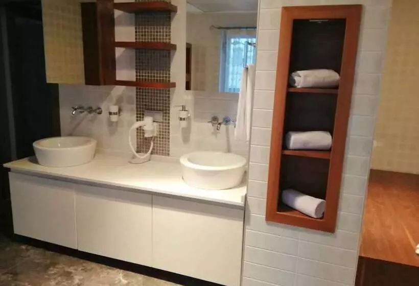 هتل Ferah Suites