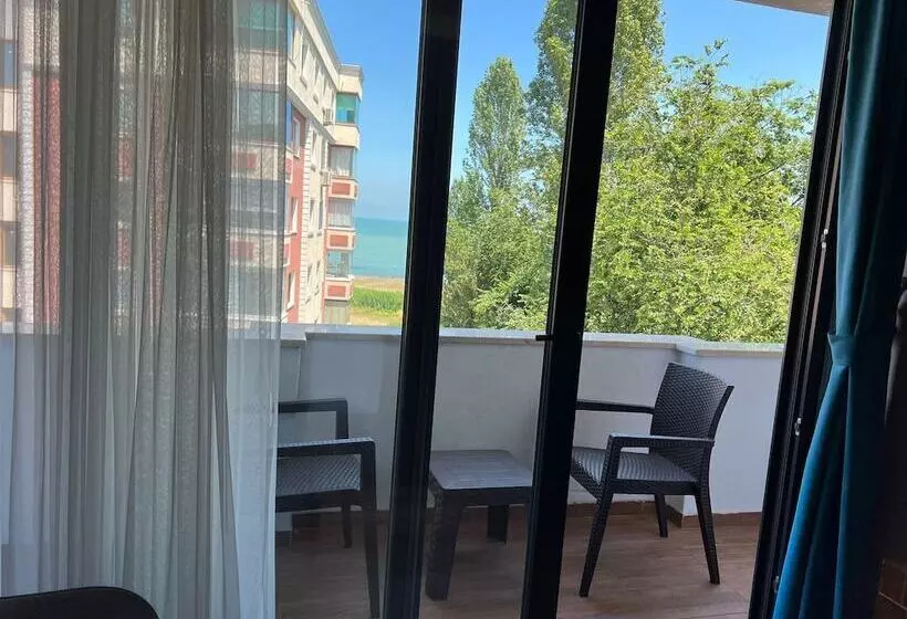 هتل Ferah Suites
