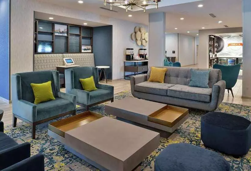 Hotelli Hampton Inn Cedar Falls Downtown