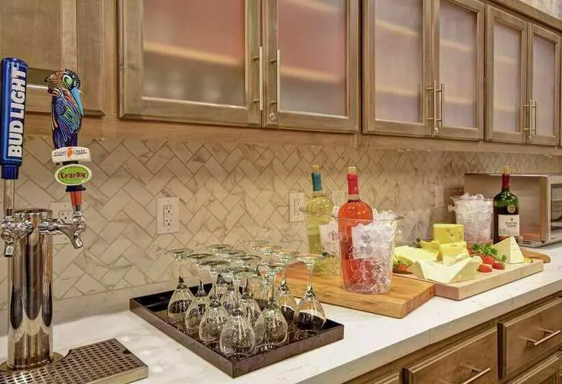 هتل Homewood Suites By Hilton Orange New Haven