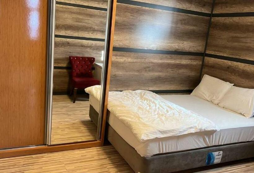 פנסיון Demosan Hotel Hilden