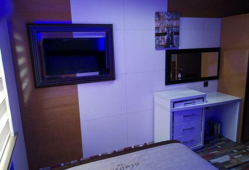 פנסיון Demosan Hotel Hilden