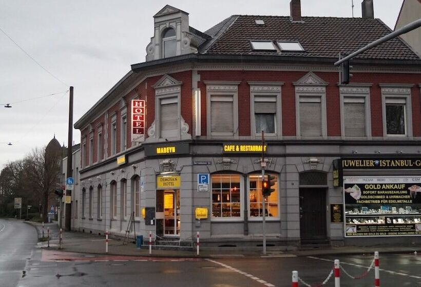 פנסיון Demosan Hotel Hilden