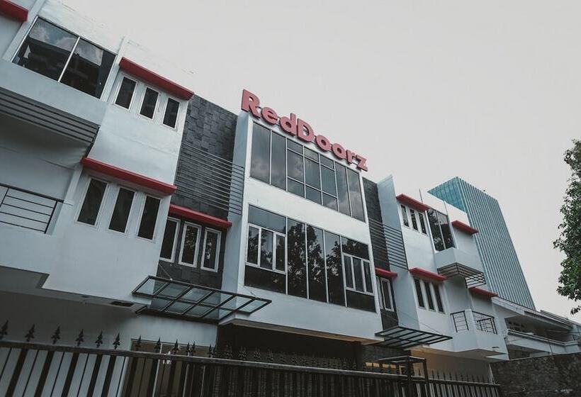 بنسيون Reddoorz Plus Near Plaza Blok M
