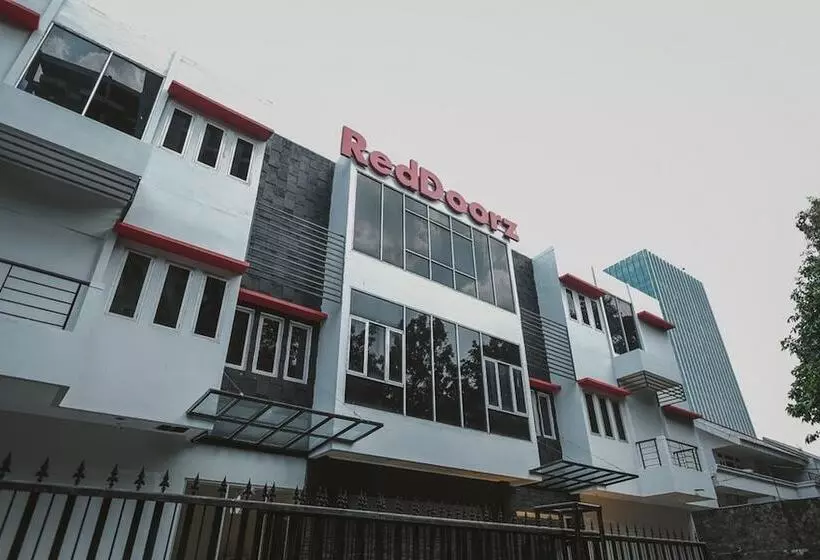 ペンション Reddoorz Plus Near Plaza Blok M