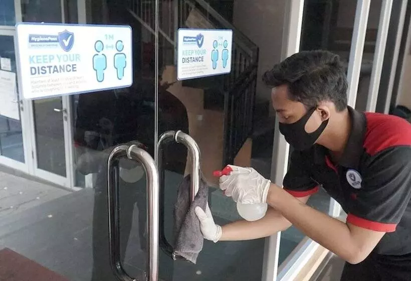 ペンション Reddoorz Plus Near Plaza Blok M