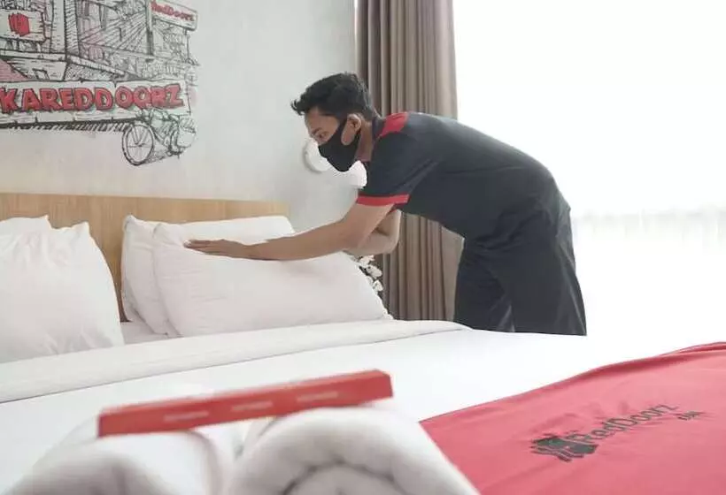 ペンション Reddoorz Plus Near Plaza Blok M